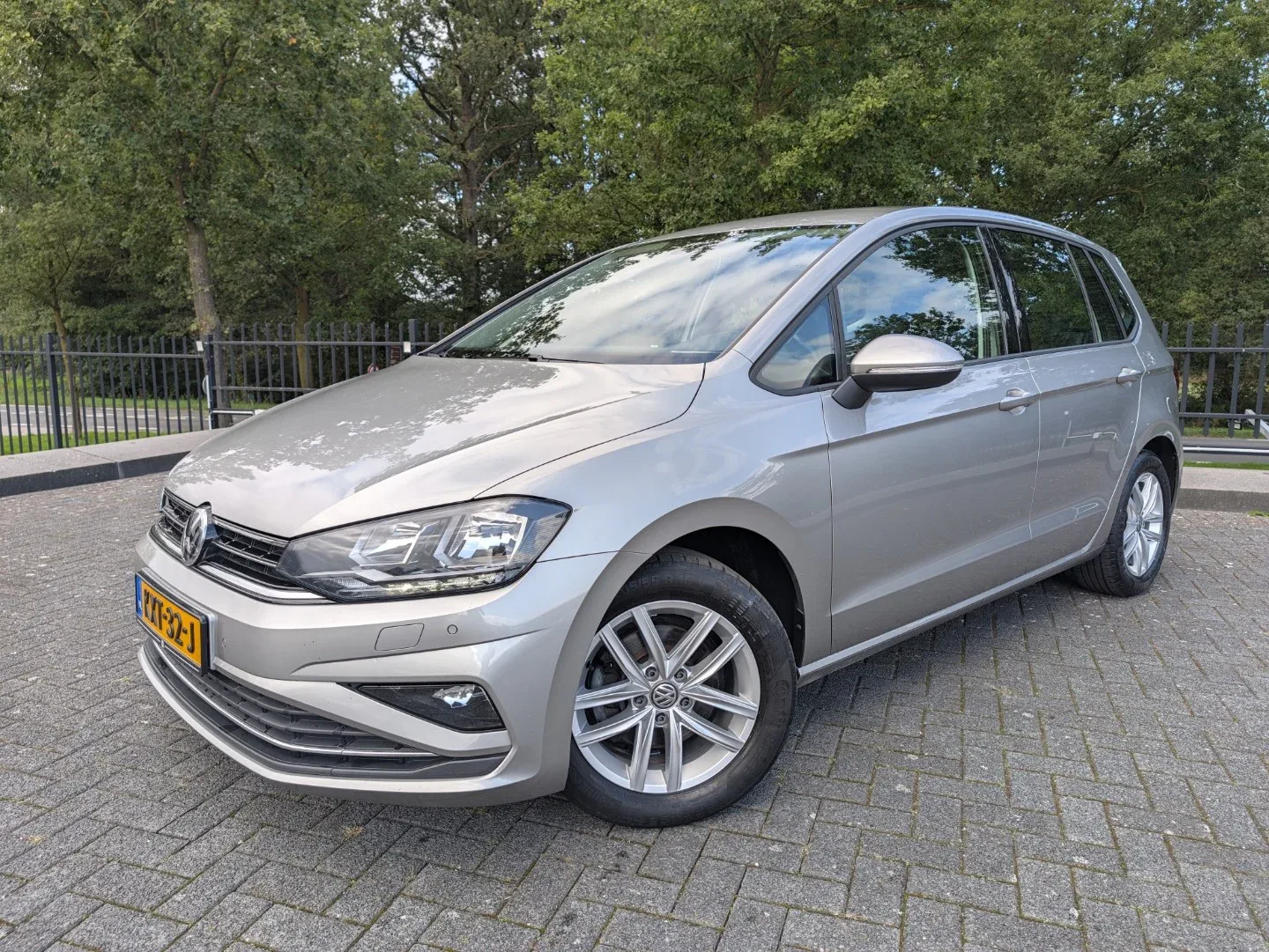 Volkswagen Golf Sportsvan (2020) — foto 1