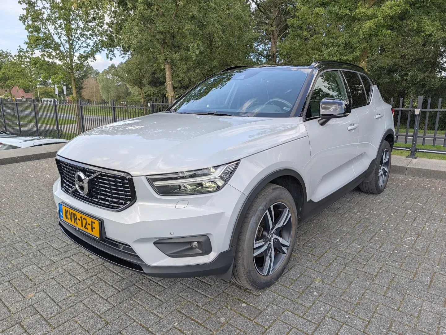 Volvo XC40 (2020) — foto 1