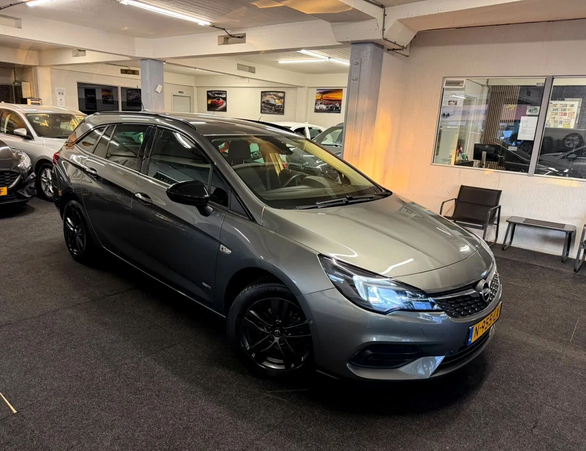 Opel Astra (2021) — foto 1