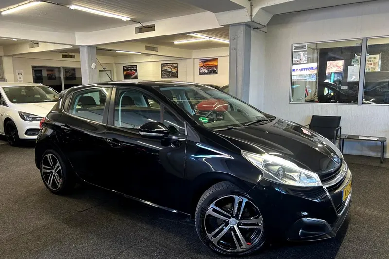 Peugeot 208 (2016)