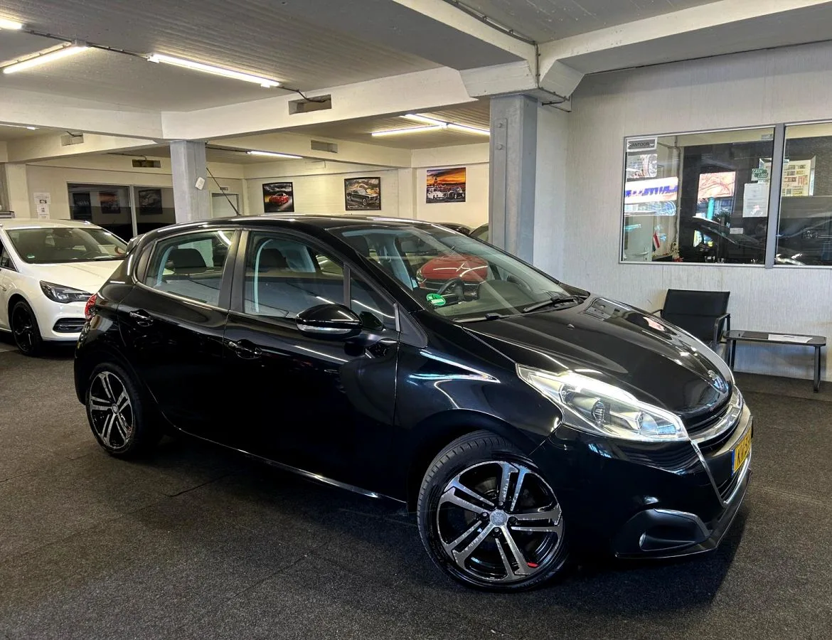 Peugeot 208 (2016) — foto 1
