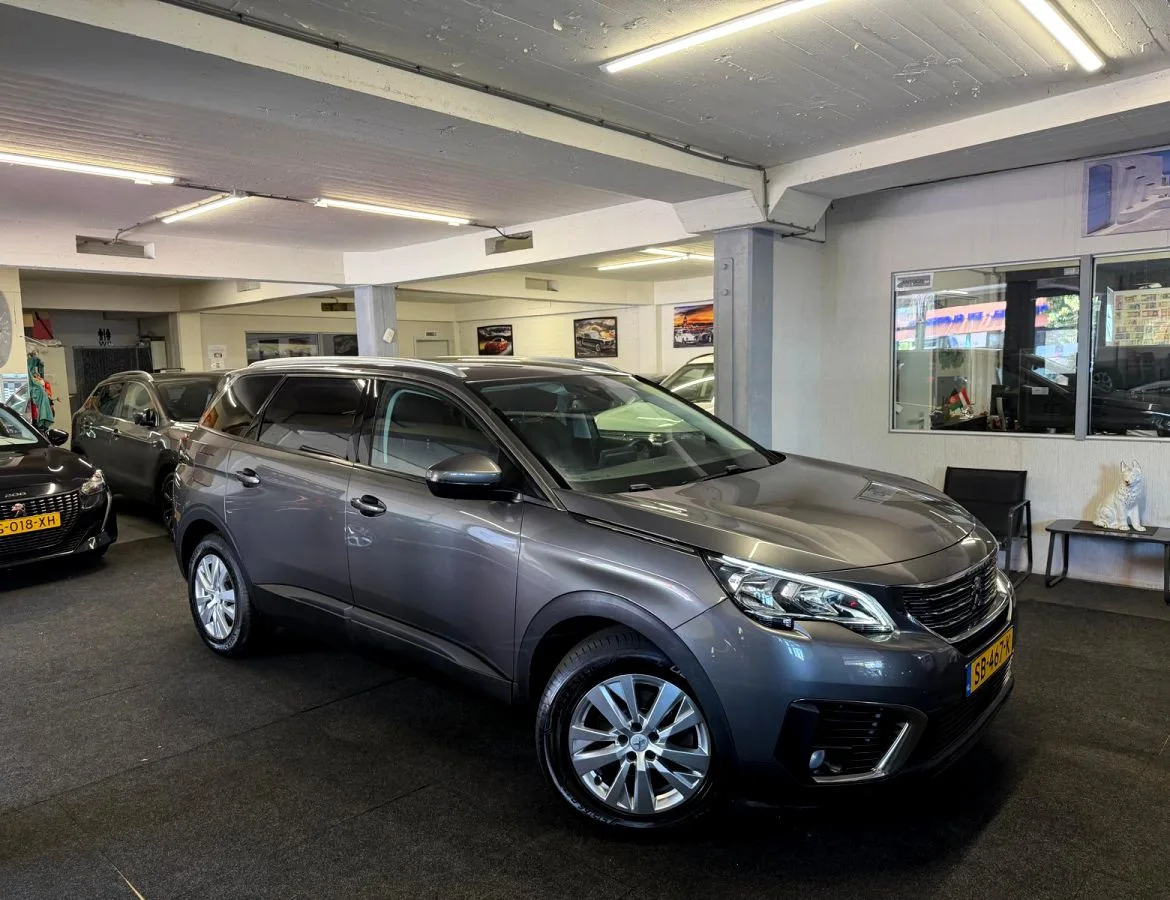 Peugeot 5008 (2018) — foto 1