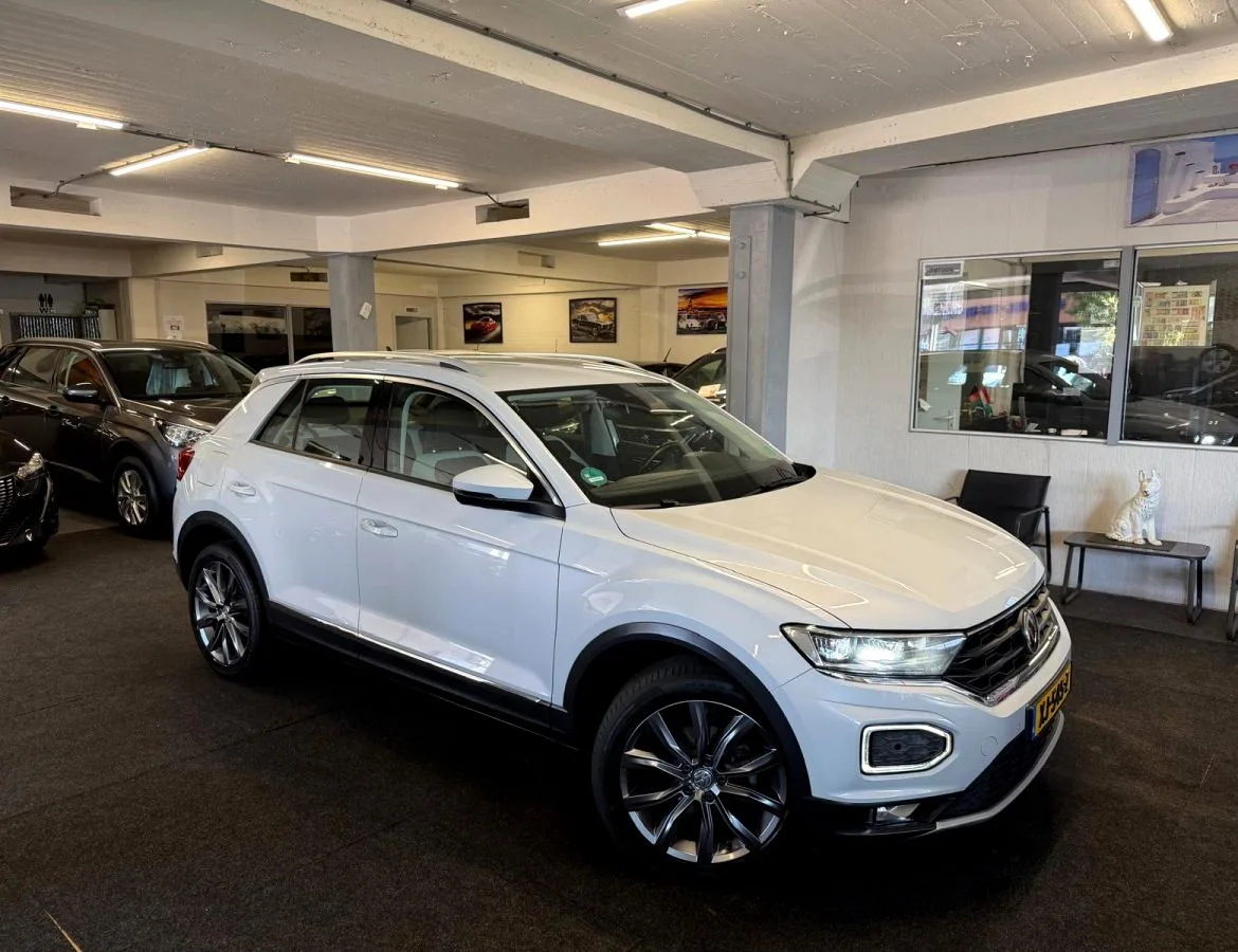 Volkswagen T-Roc (2019) — foto 1