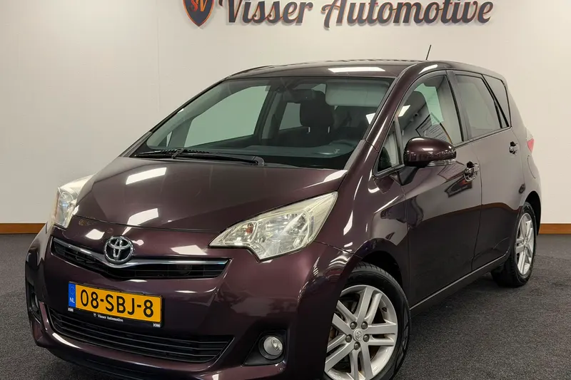 Toyota Verso-S (2011)