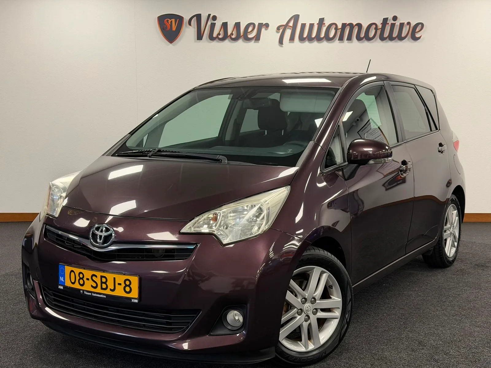 Toyota Verso-S (2011) — foto 1