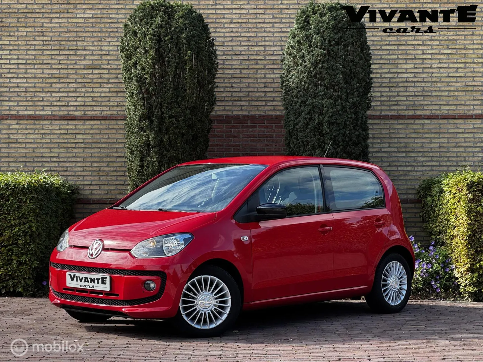 Volkswagen Up! (2013) — foto 1