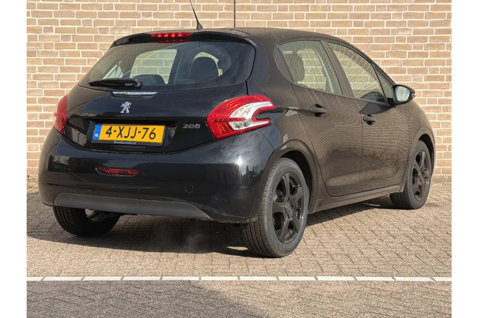 Peugeot 208 (2013) — foto 1
