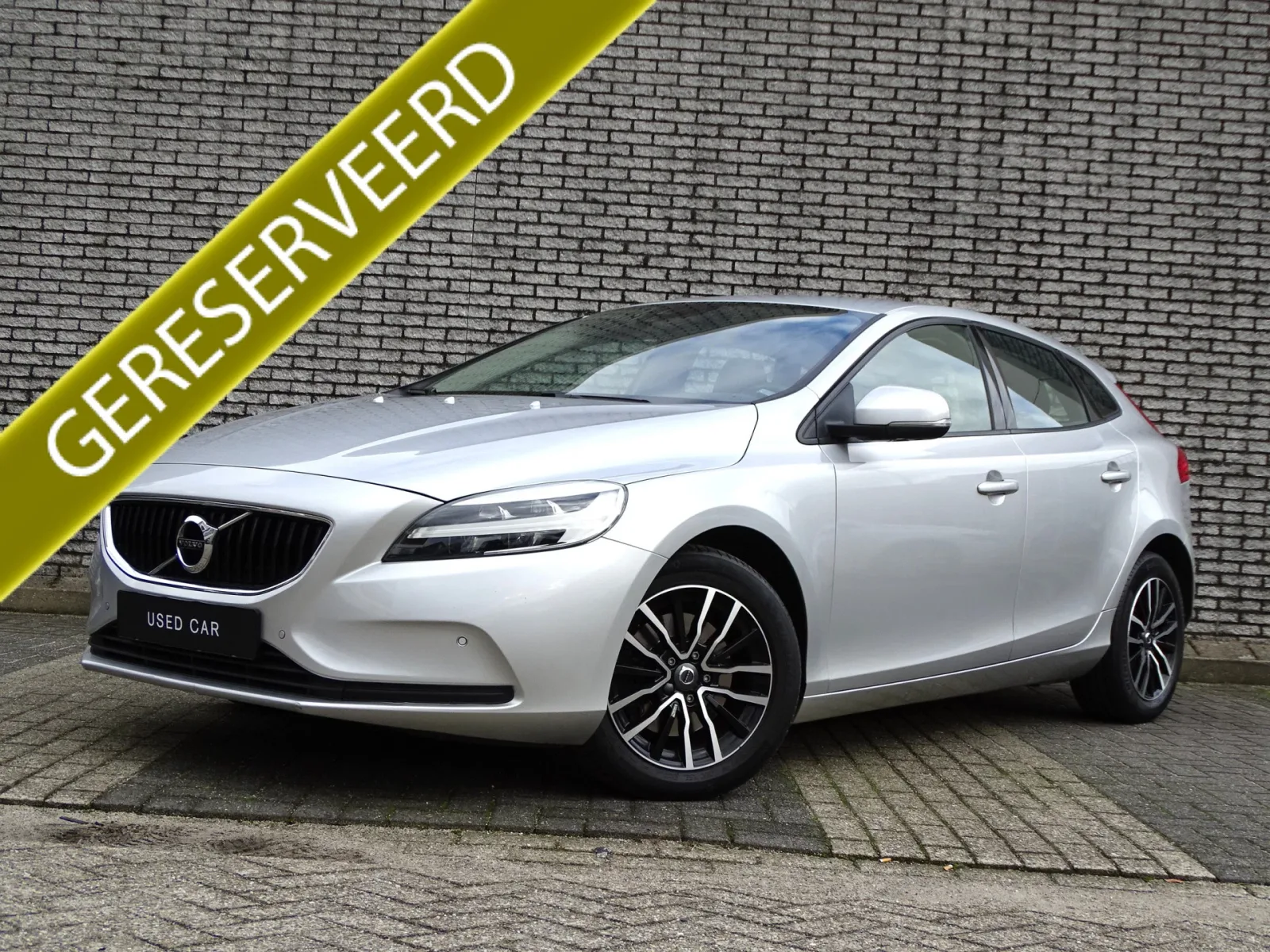 Volvo V40 (2019) — foto 1