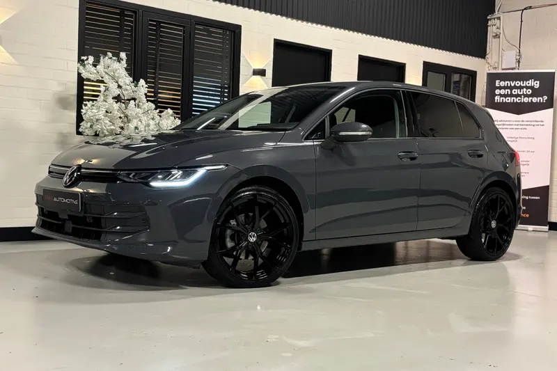 Volkswagen Golf (2024)