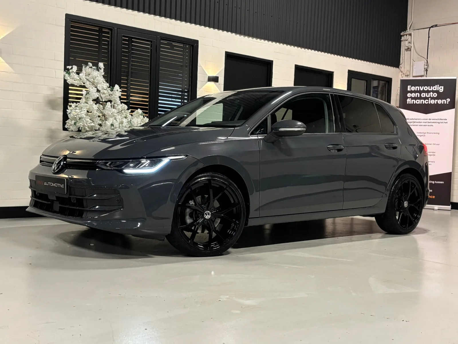 Volkswagen Golf (2024) — foto 1