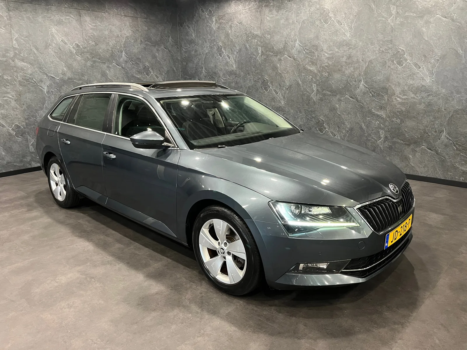 Škoda Superb (2016) — foto 1