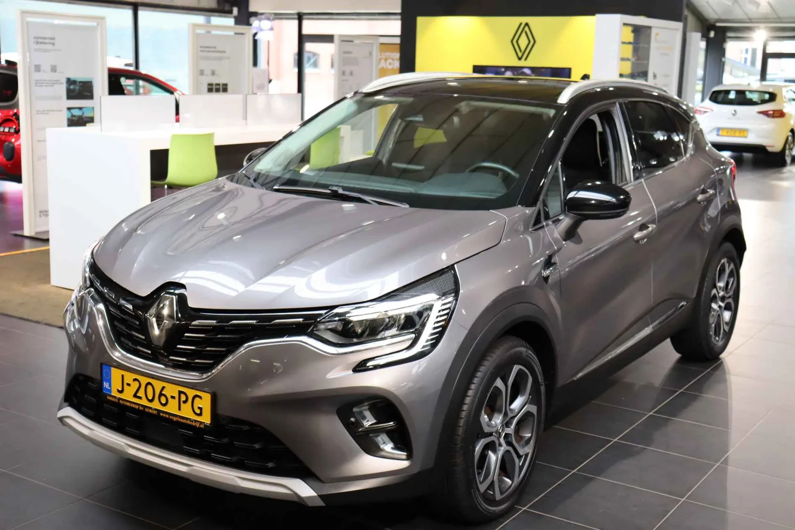 Renault Captur (2020) — foto 1