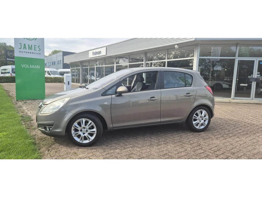 Opel Corsa (2010) — foto 1