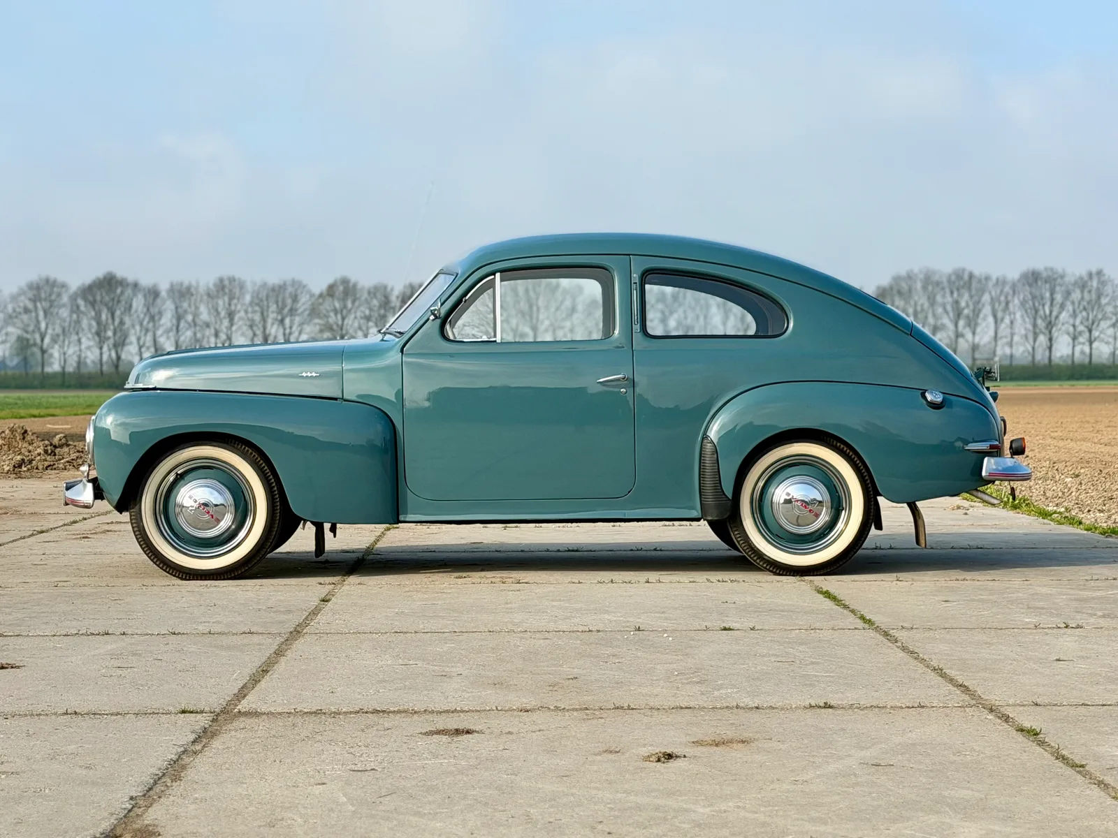Volvo PV444 (1950) — foto 1