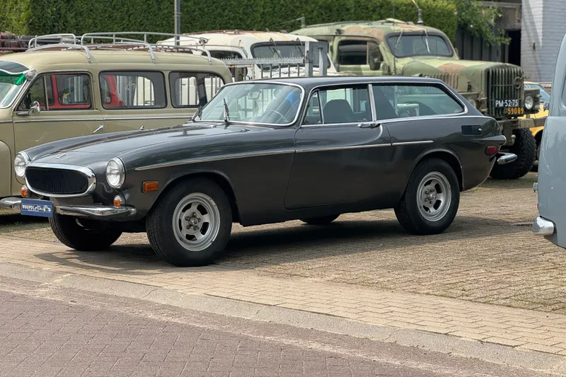 Volvo P1800 (1973)