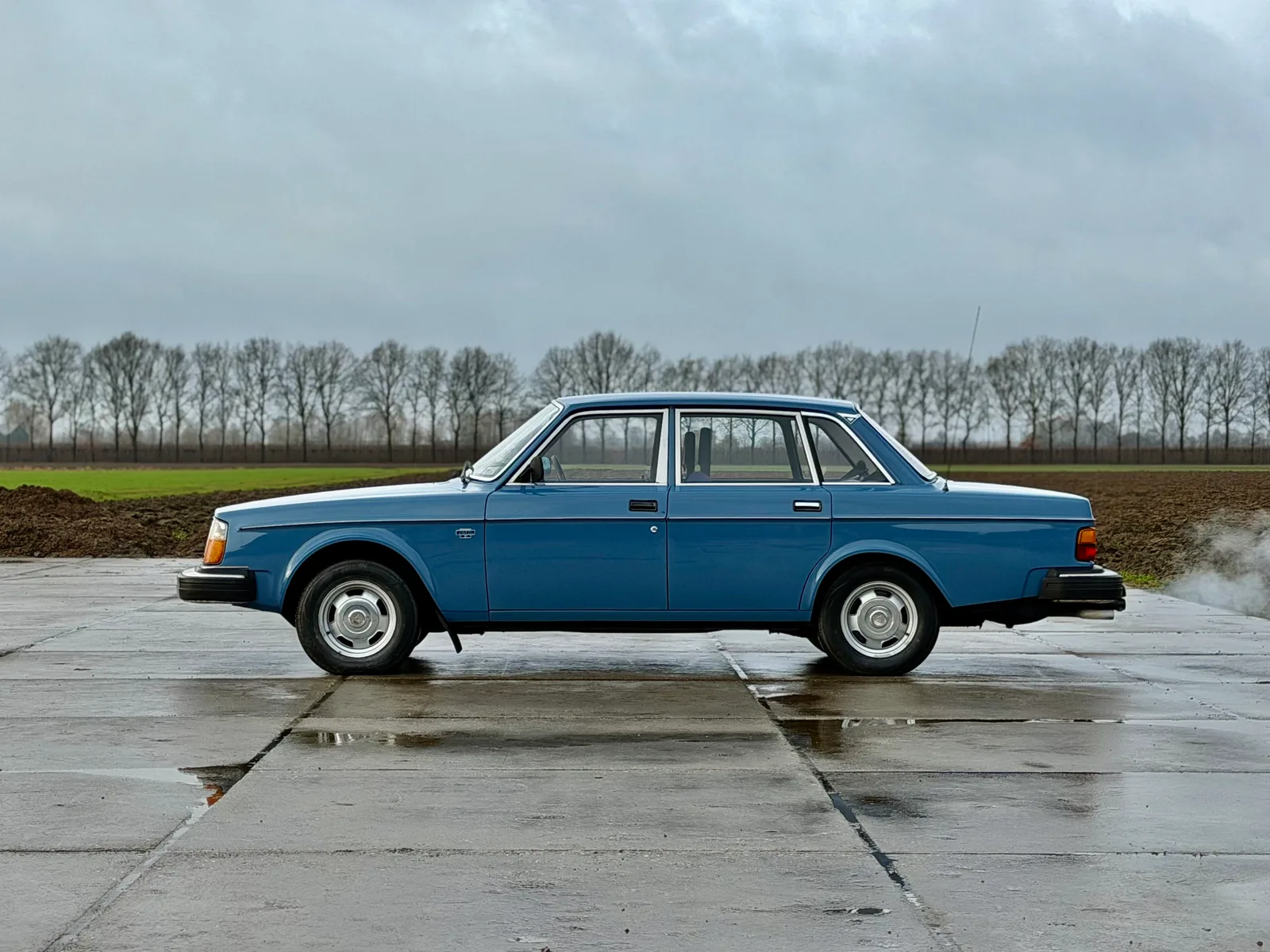 Volvo 244 (1979) — foto 1