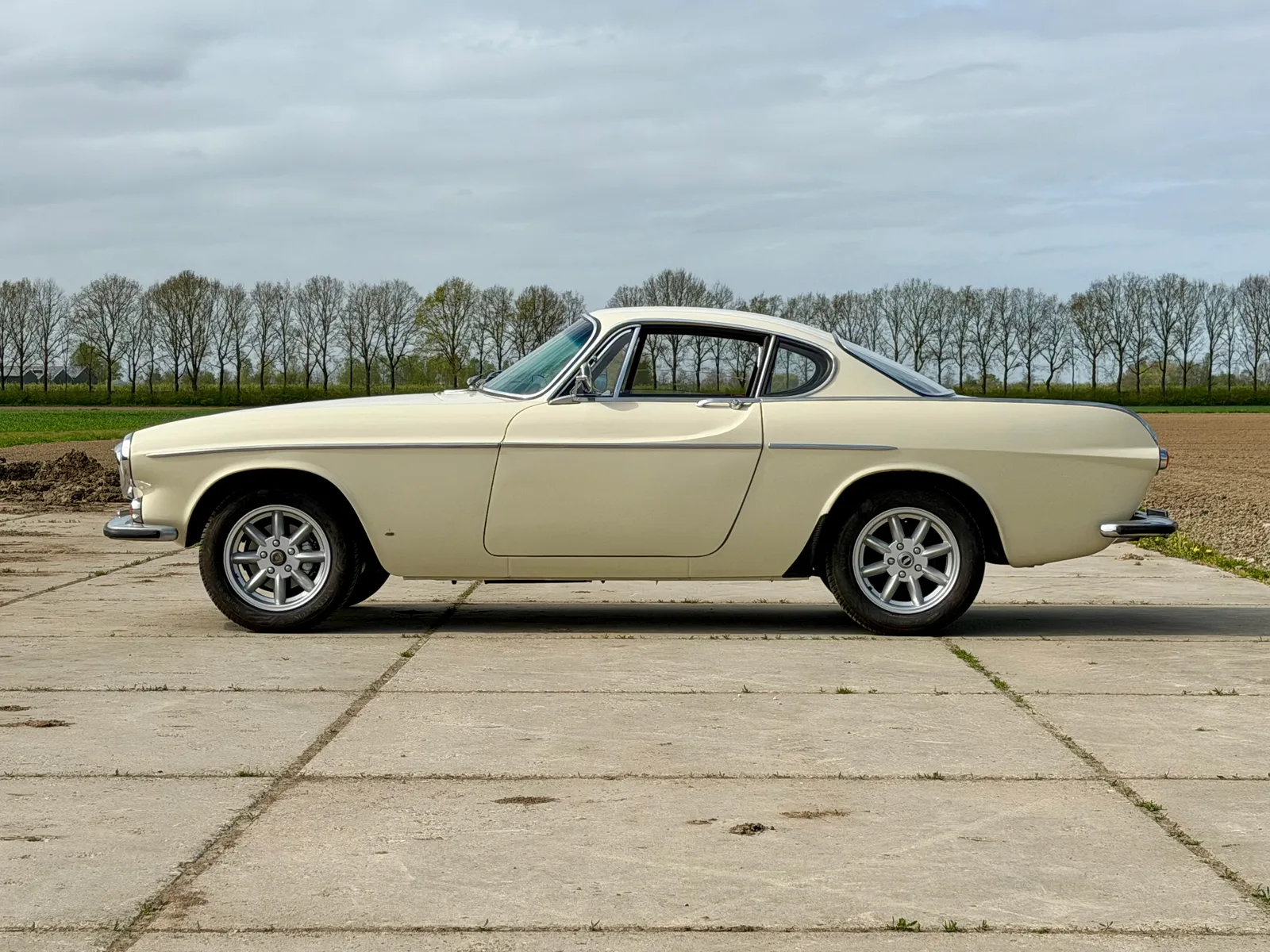 Volvo P1800 (1966) — foto 1