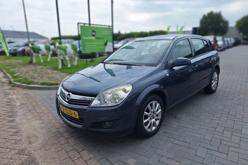 Opel Astra (2008)