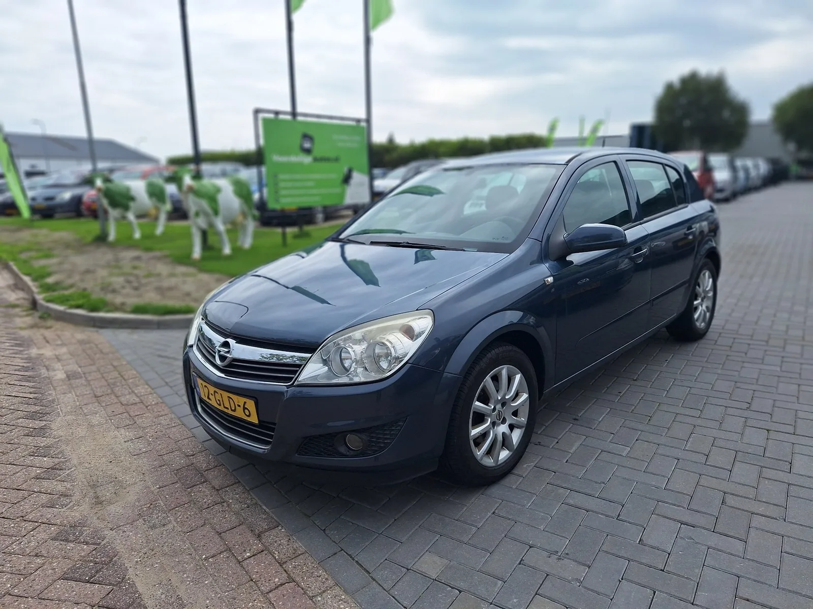 Opel Astra (2008) — foto 1