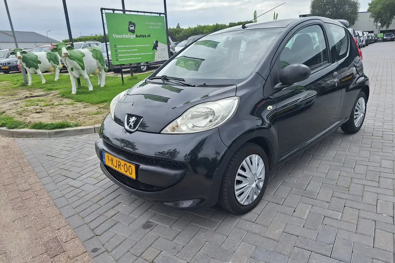 Peugeot 107 (2006)