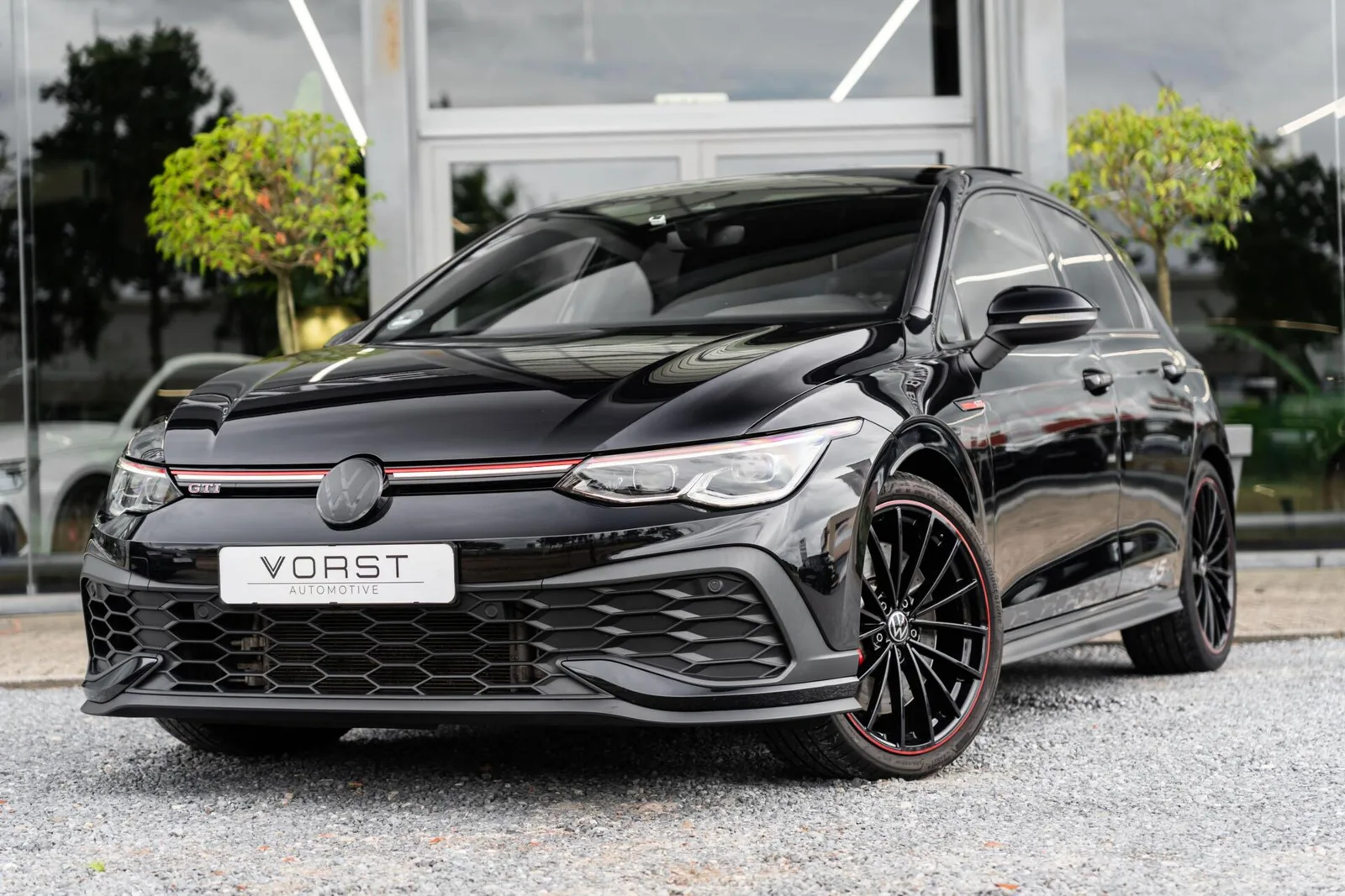 Volkswagen Golf (2021) — foto 1