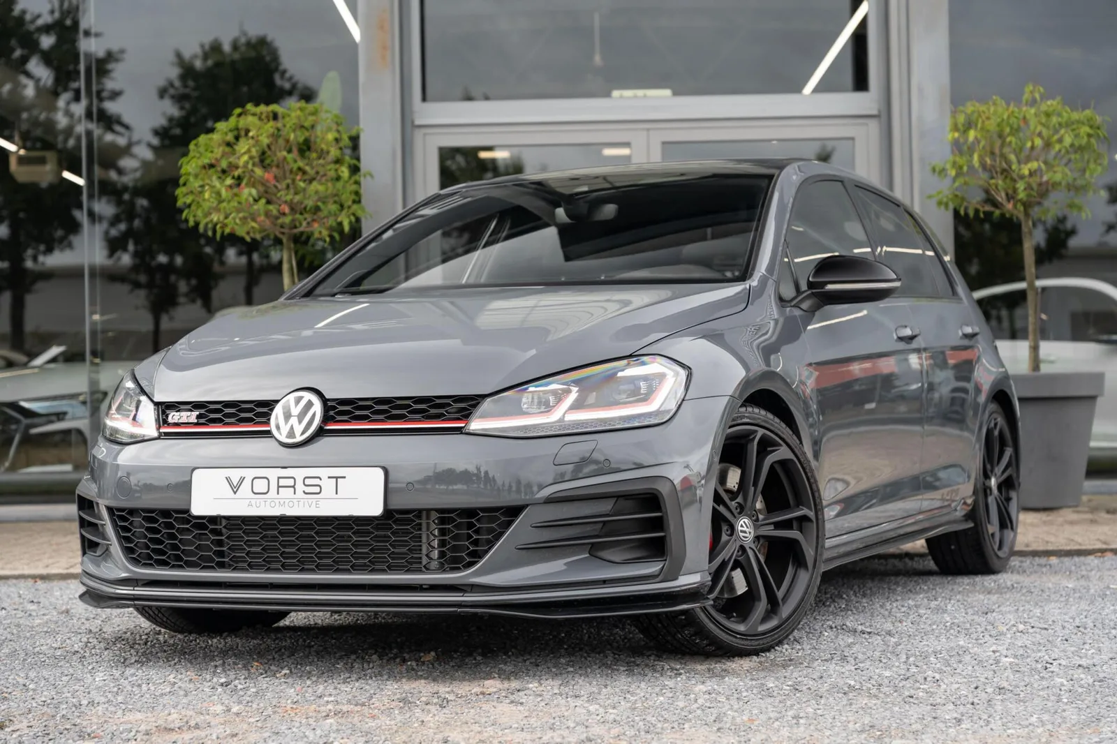 Volkswagen Golf (2019) — foto 1