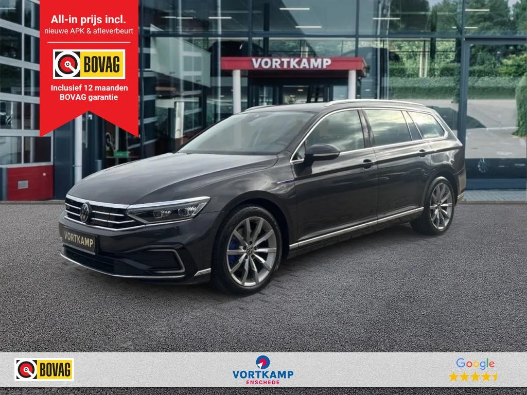 Volkswagen Passat (2022) — foto 1