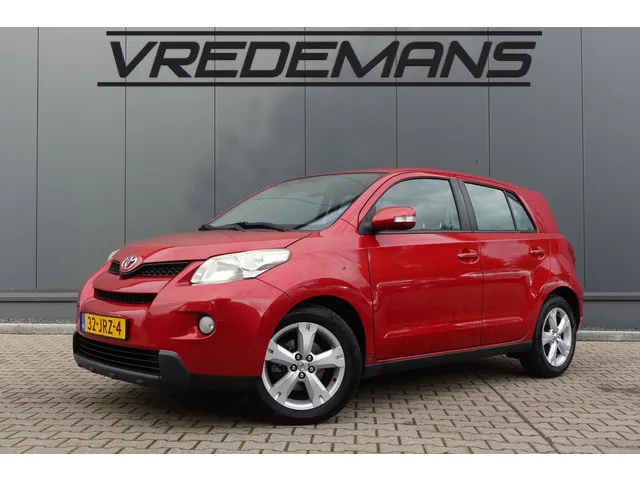 Toyota Urban (2009) — foto 1