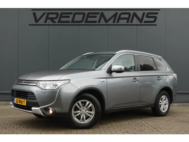 Mitsubishi Outlander (2015) — foto 1