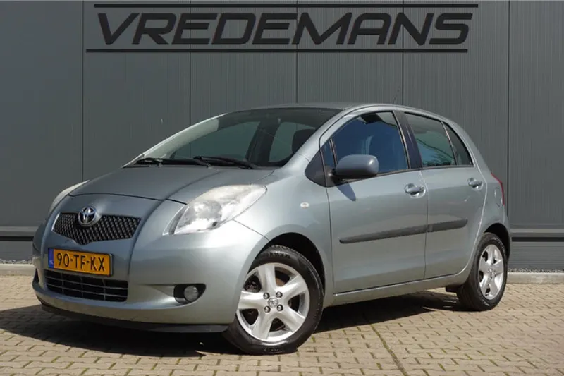 Toyota Yaris (2006)