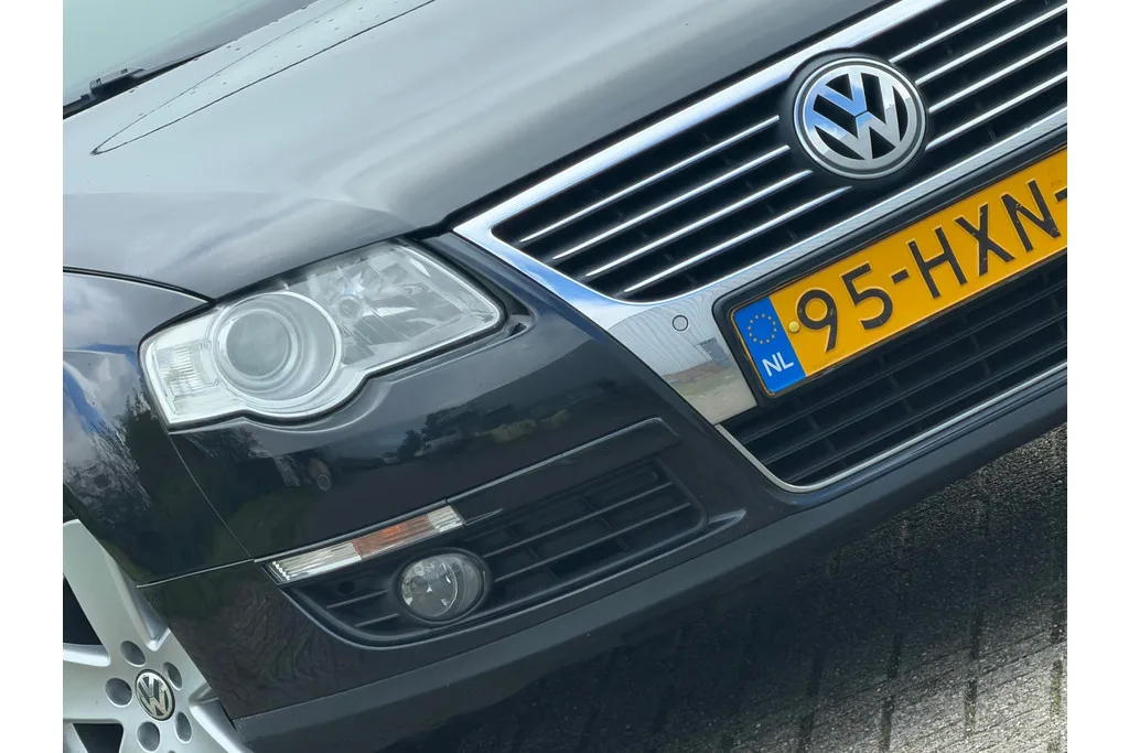 Volkswagen Passat (2009) — foto 1