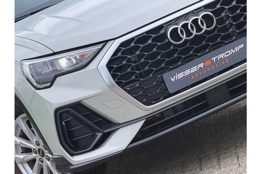 Audi Q3 Sportback (2023) — foto 1