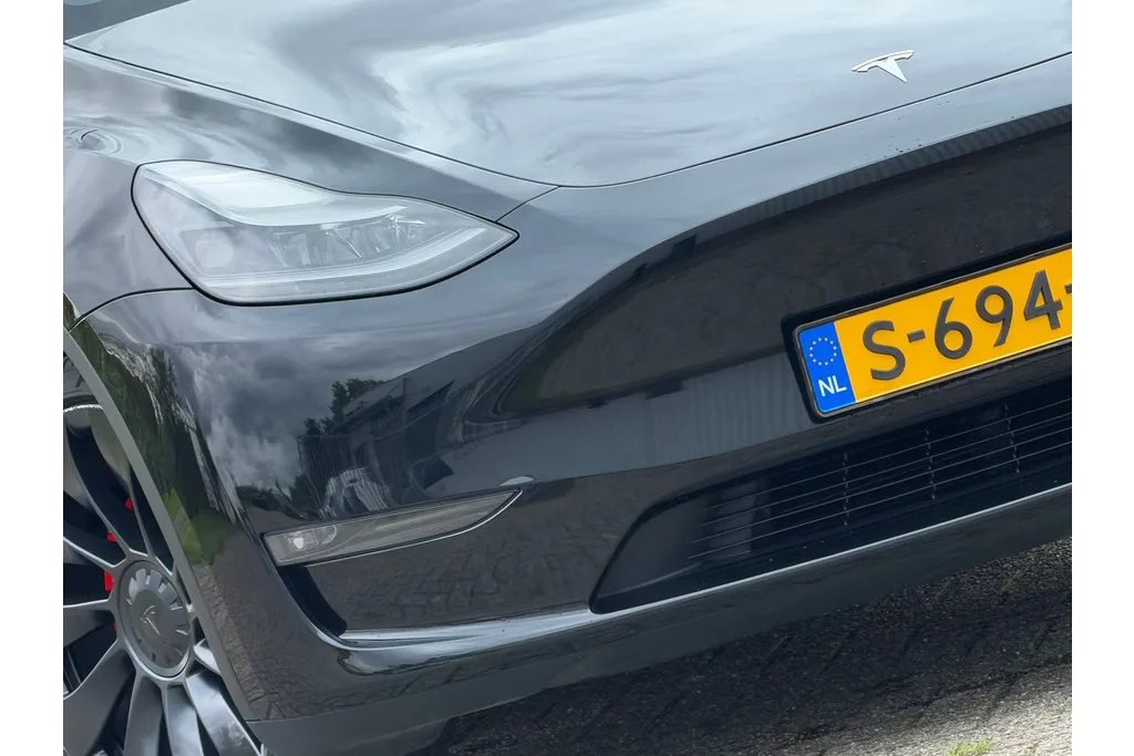 Tesla Model Y (2023) — foto 1