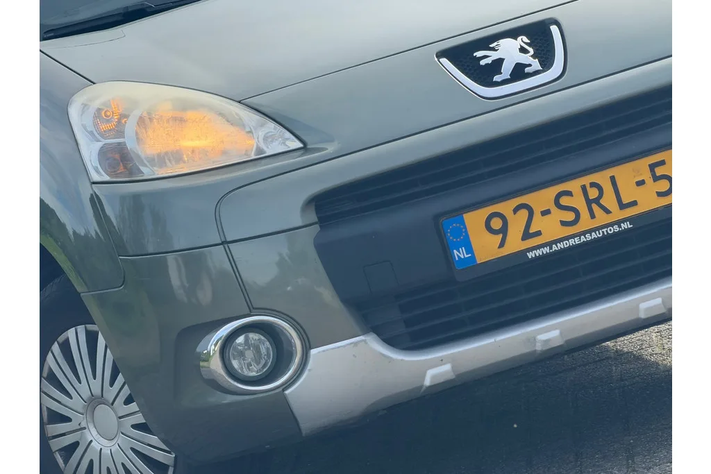 Peugeot Partner (2011) — foto 1