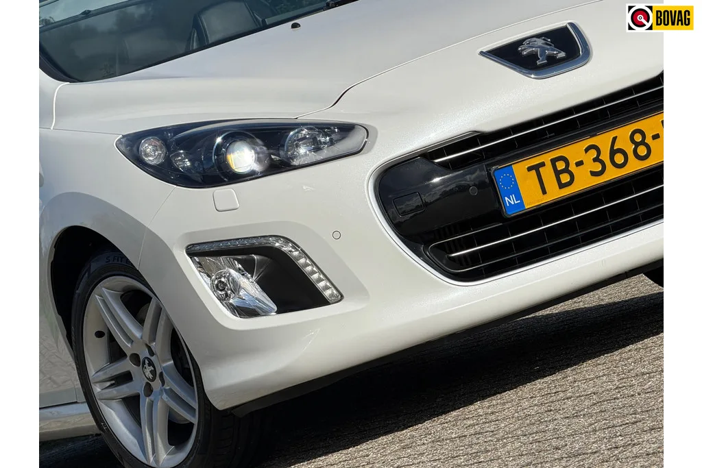 Peugeot 308 (2013) — foto 1
