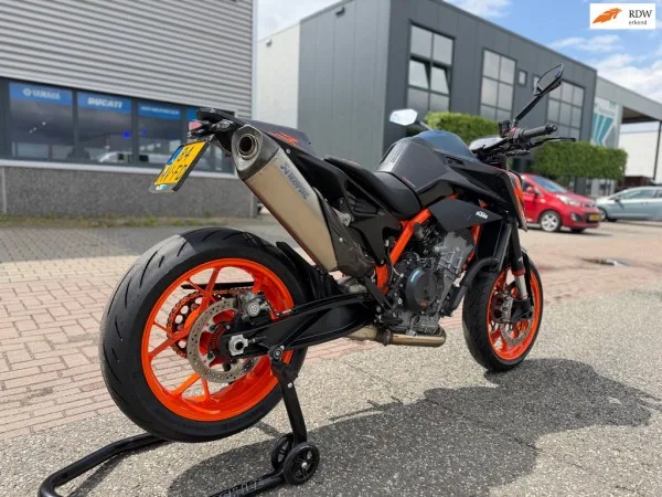 KTM 890 Duke R (2026) — foto 1