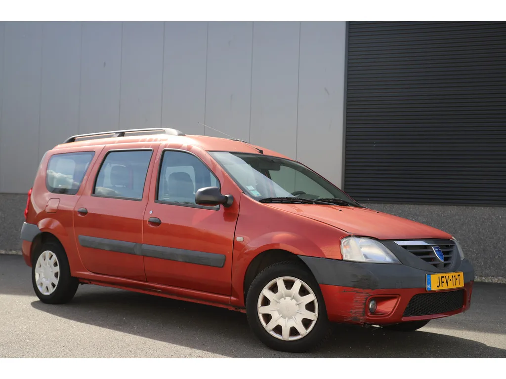 Dacia Logan MCV (2007) — foto 1