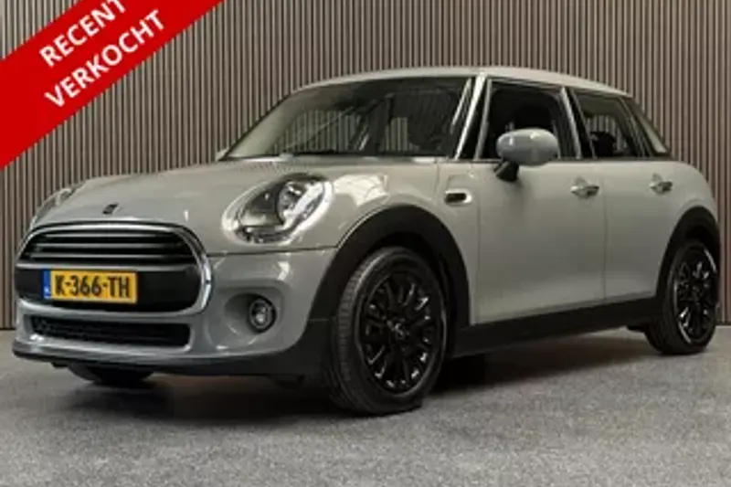 MINI One (2021)