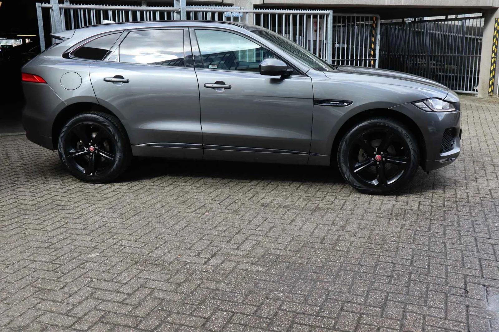 Jaguar F-Pace (2018) — foto 1