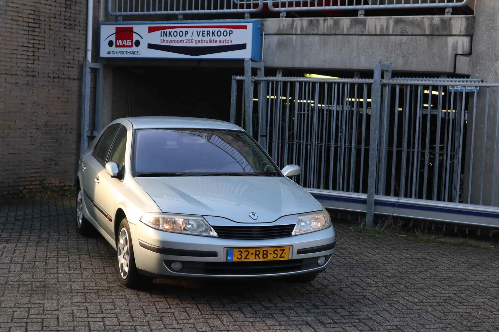 Renault Laguna (2005) — foto 1