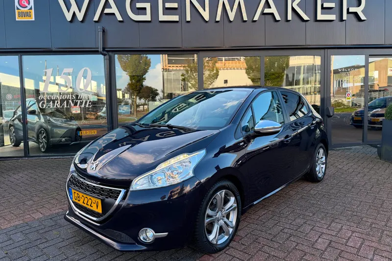 Peugeot 208 (2015)