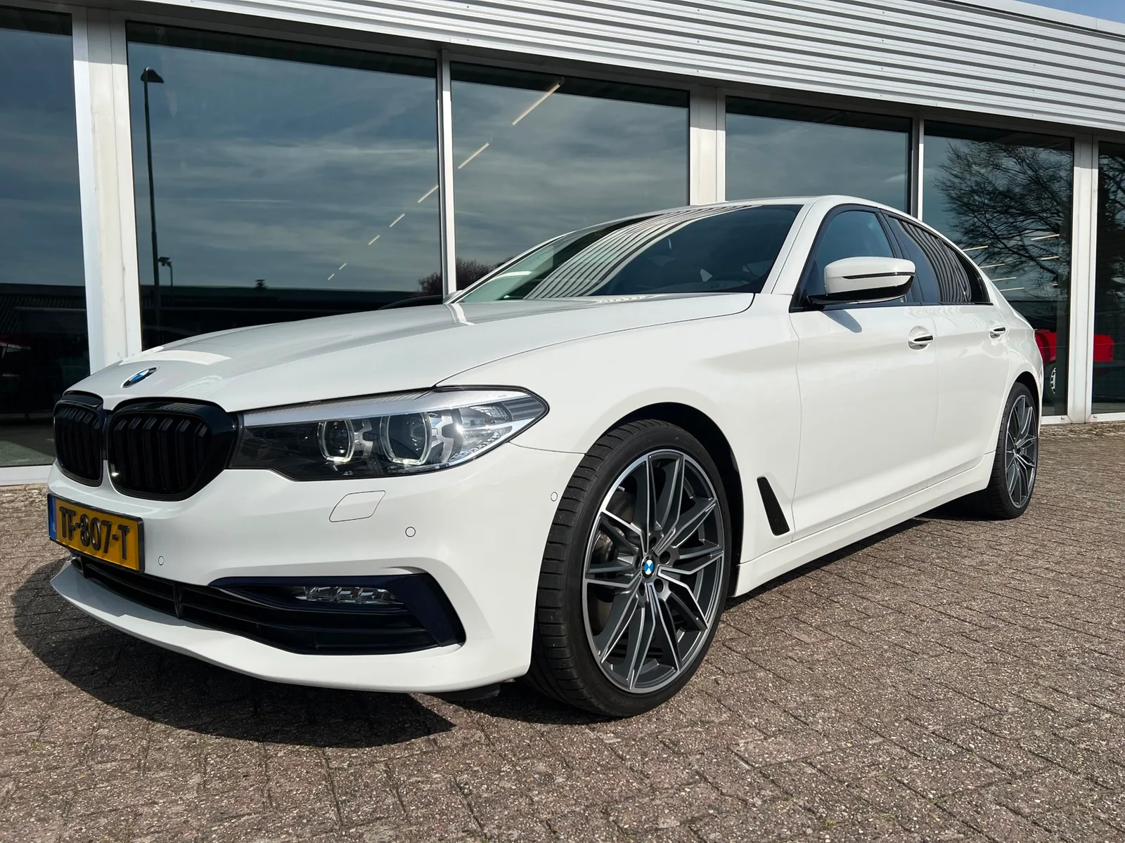 BMW 5-Serie (2018) — foto 1