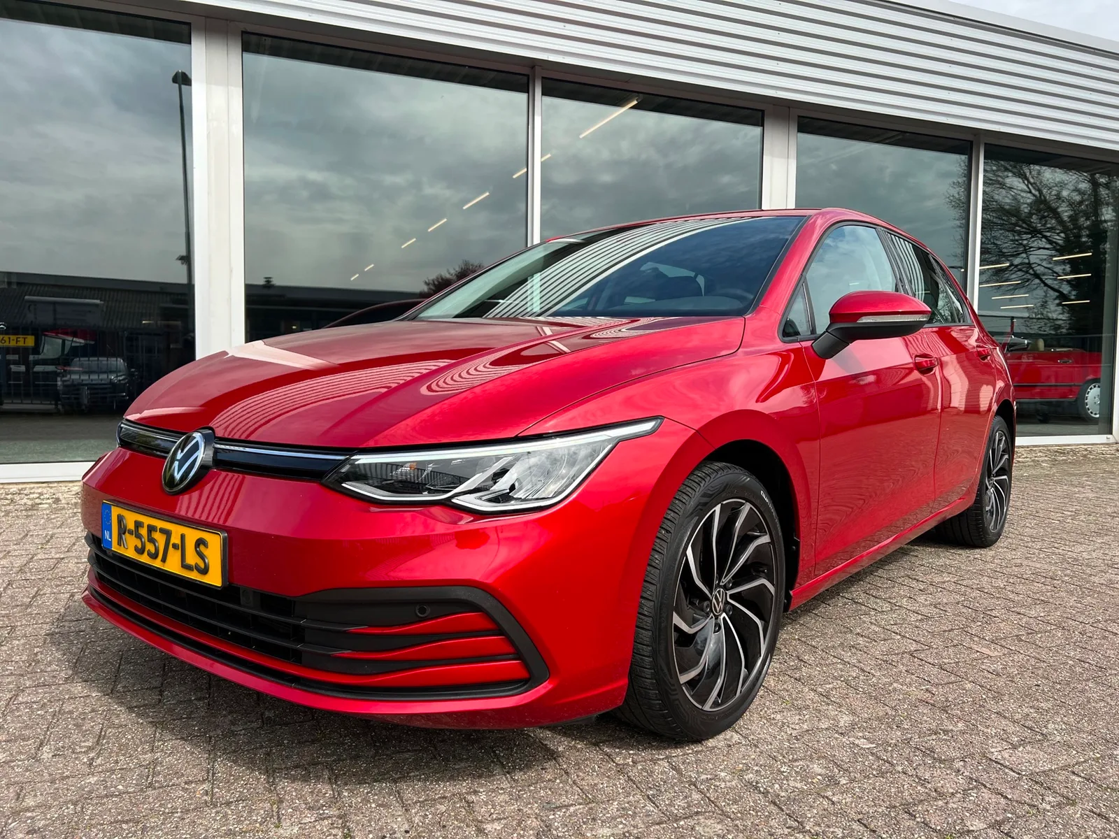 Volkswagen Golf (2022) — foto 1