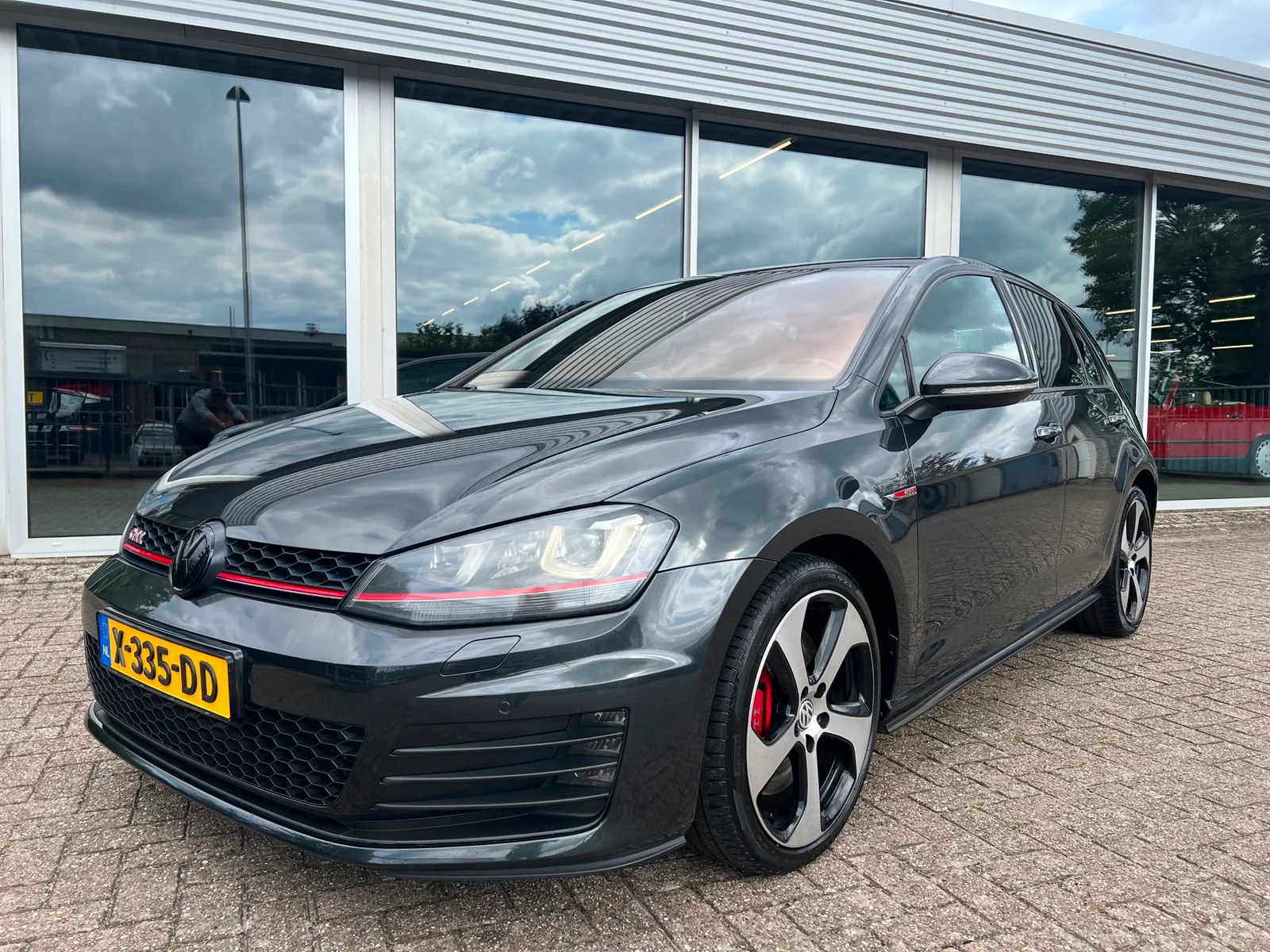 Volkswagen Golf (2014) — foto 1