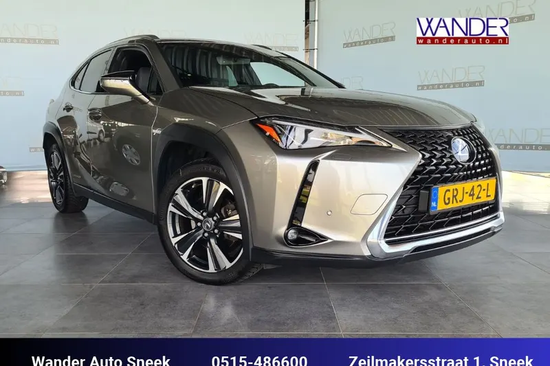 Lexus UX (2022)