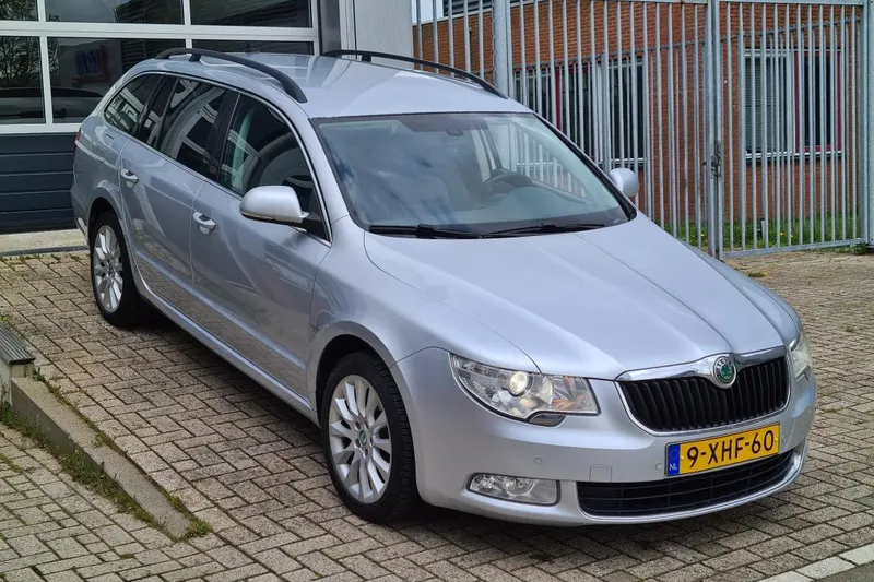 Škoda Superb (2013)