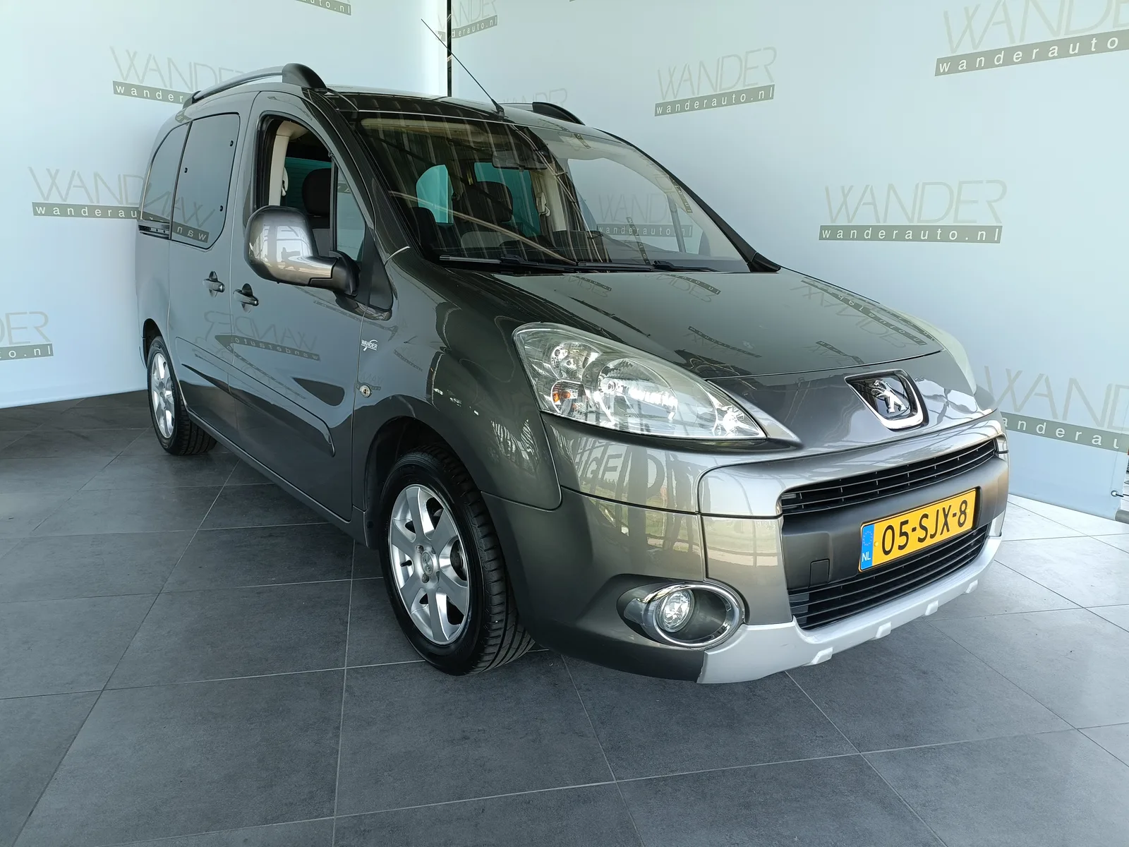 Peugeot Partner (2011) — foto 1