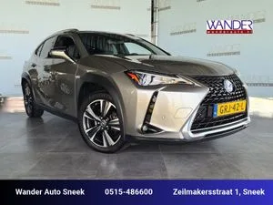 Lexus UX (2022) — foto 1
