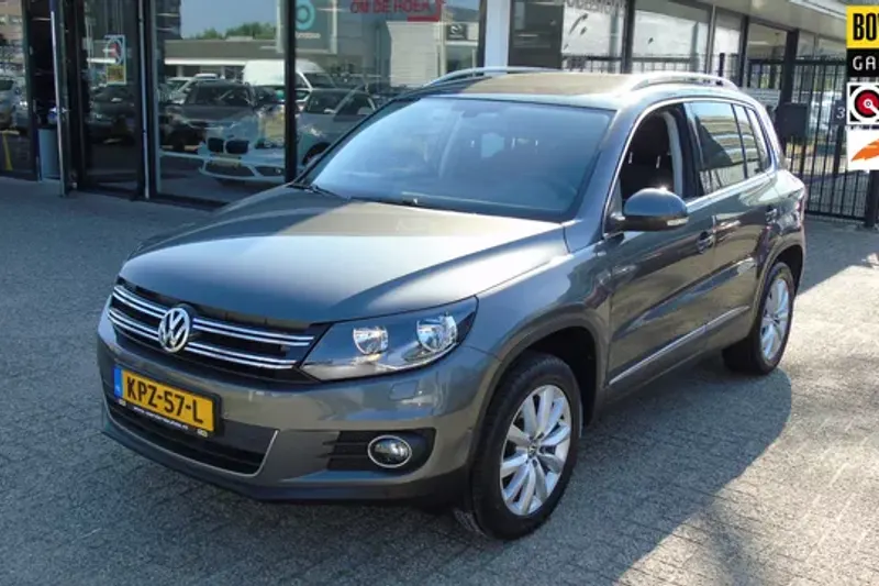 Volkswagen Tiguan (2015)