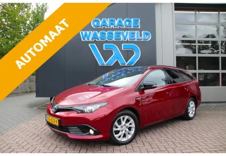 Toyota Auris (2017) — foto 1